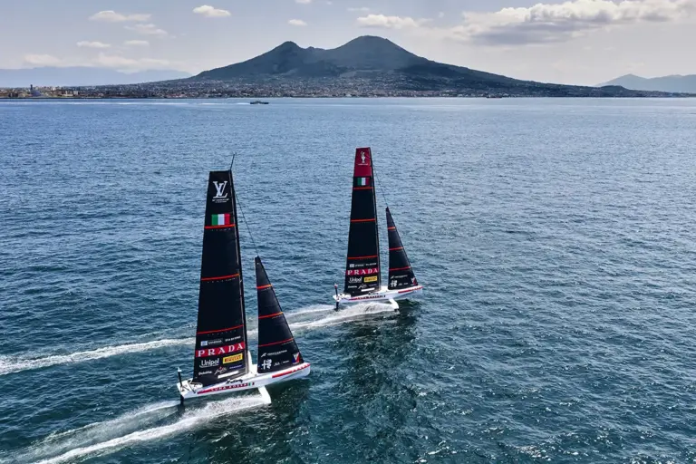 L’America’s Cup a Napoli. Scenario immenso ed  un business da 1,2 miliardi di euro